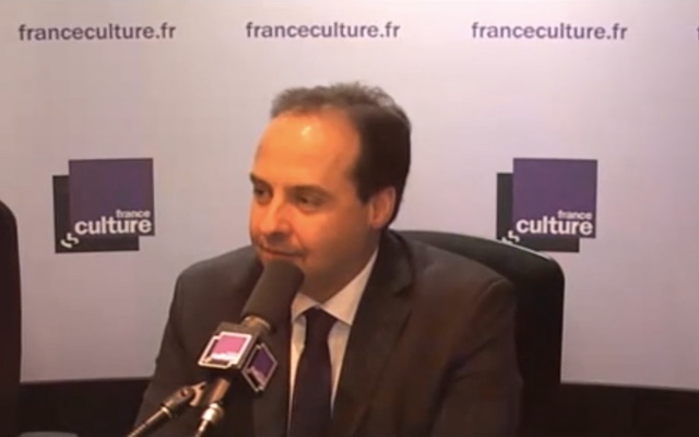« Nous vivons au rythme des chaînes d’info, alors que notre pays a besoin de stabilité. » – France Culture