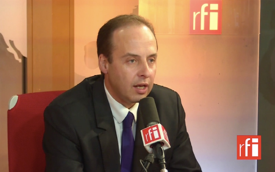 « François Hollande prend le budget de l’État comme un chéquier de campagne électorale. » – RFI